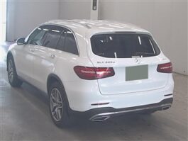 GLC CLASS 2019 WHITE COLOR