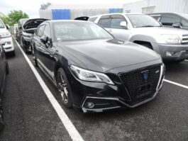 TOYOTA CROWN HYBRID BLACK 2018