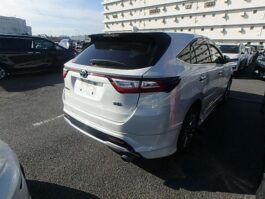 Harrier premium 2017 Pearl Hybrid