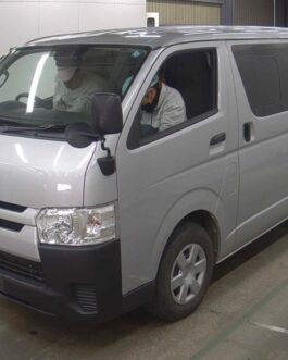 Hiace Dx Dual AC 2019 Silver